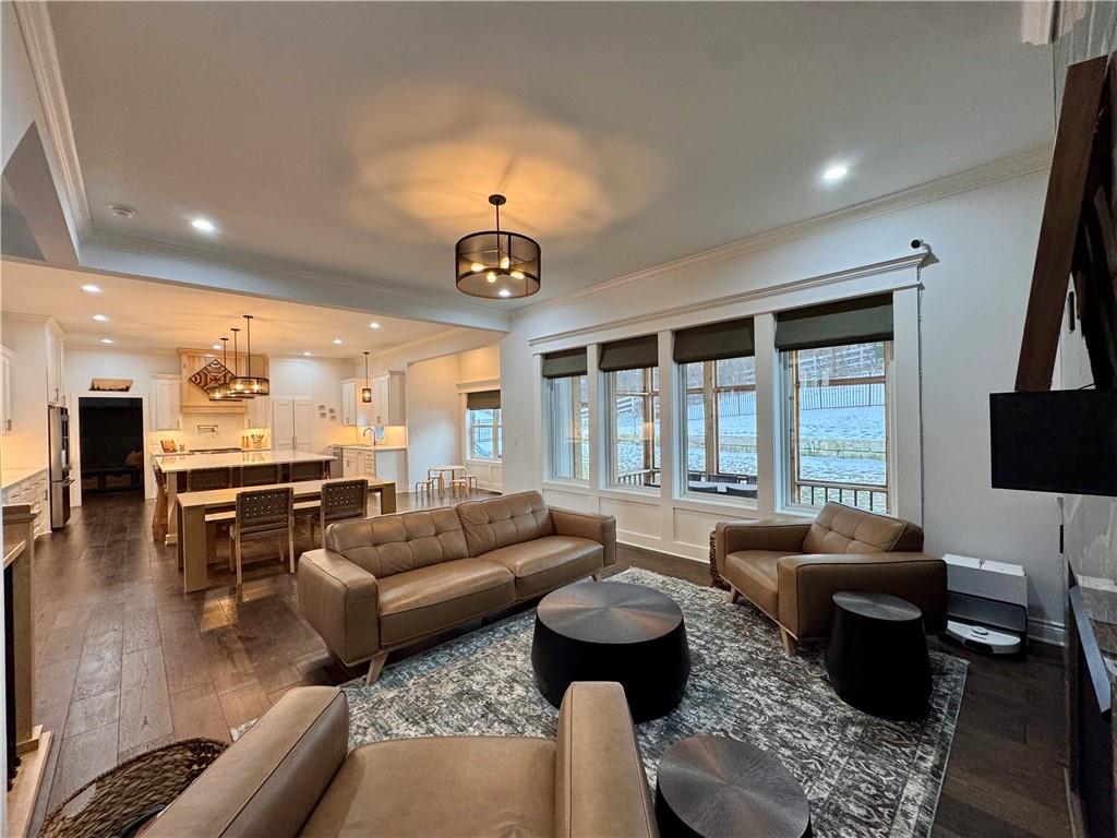 5852 S National Drive