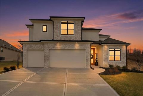 5852 S National Drive Parkville MO 64152