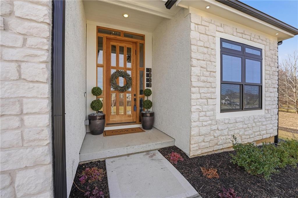 5852 S National Drive