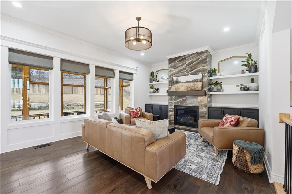 5852 S National Drive