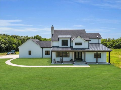 21851 179TH Street Tonganoxie KS 66086