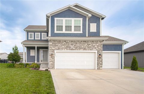 127 SE Briar Valley Lane Blue Springs MO 64064