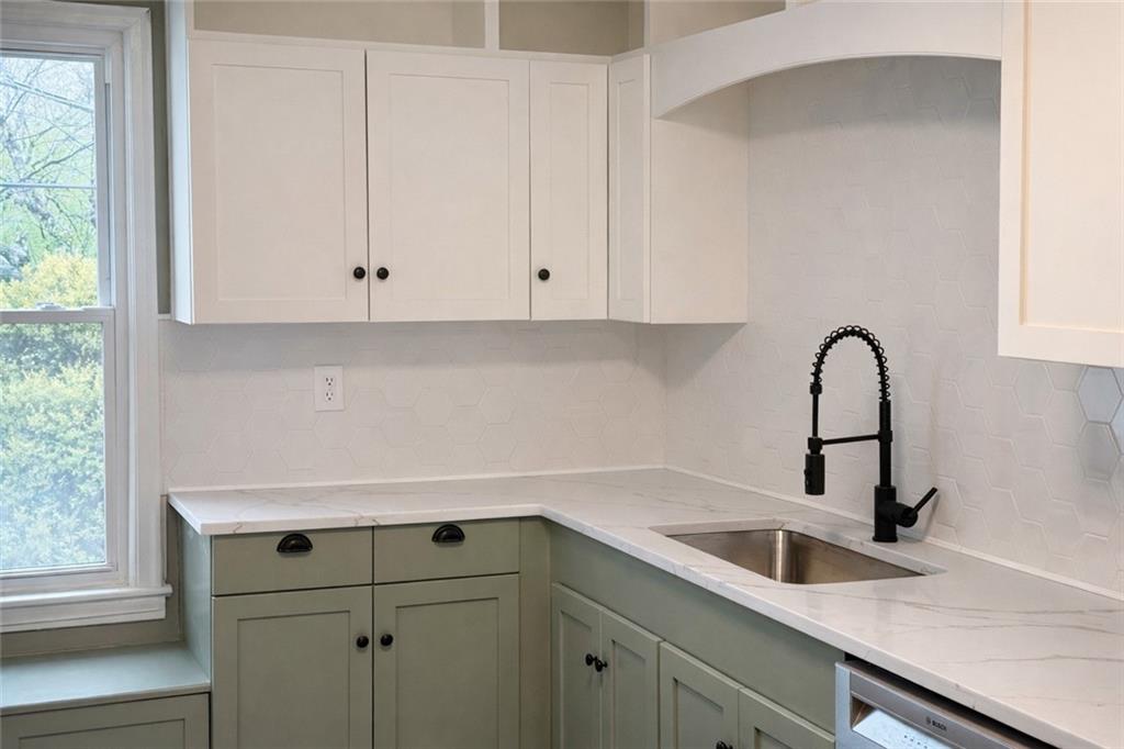 2209 NE 39th Terrace