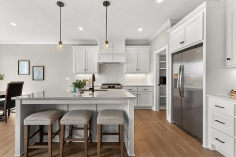 MLS: 2595975