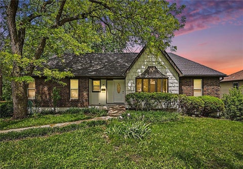 Photo of 4412 E 104th Street, Kansas City, MO 64137 (MLS # 2644082)