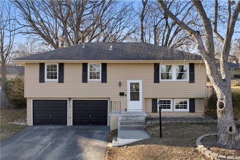 400 NE Sharon Drive, Lee\'s Summit, MO 64063 - MLS#: 2591978