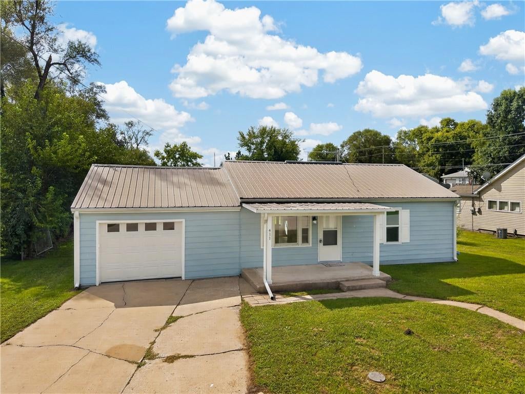 411 Grandview Street