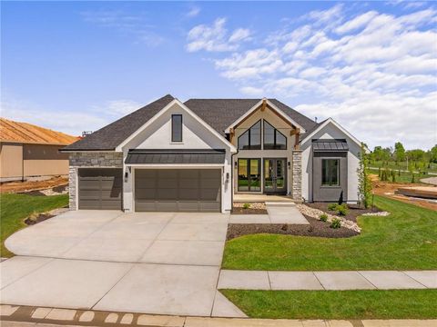 Photo of 23920 W 112th Terrace, Olathe, KS 66061 (MLS # 2584848)
