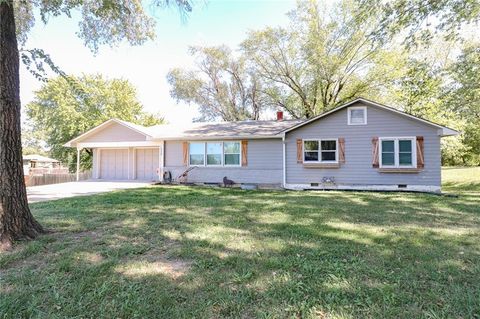 115 N Austin Street, Oak Grove, MO 64075 - #: 2512781