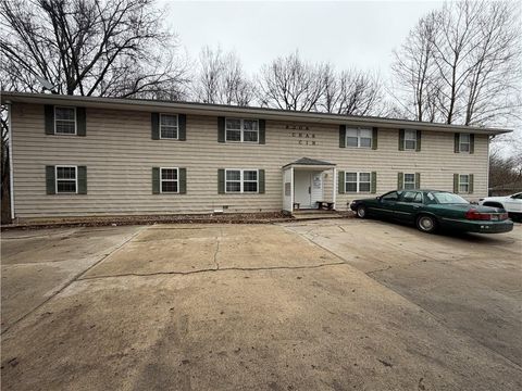 8208 Chas Circle Pleasant Valley MO 64068