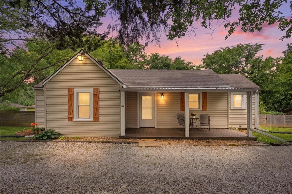 301 SE Moreland School Road