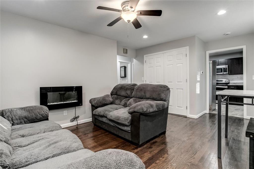 2409 Chestnut Avenue