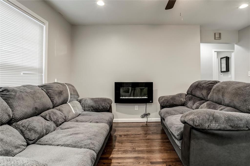 2409 Chestnut Avenue