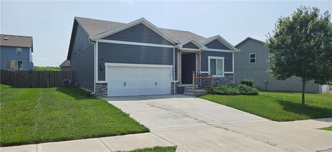 12432 Live Oak Circle Peculiar MO 64078