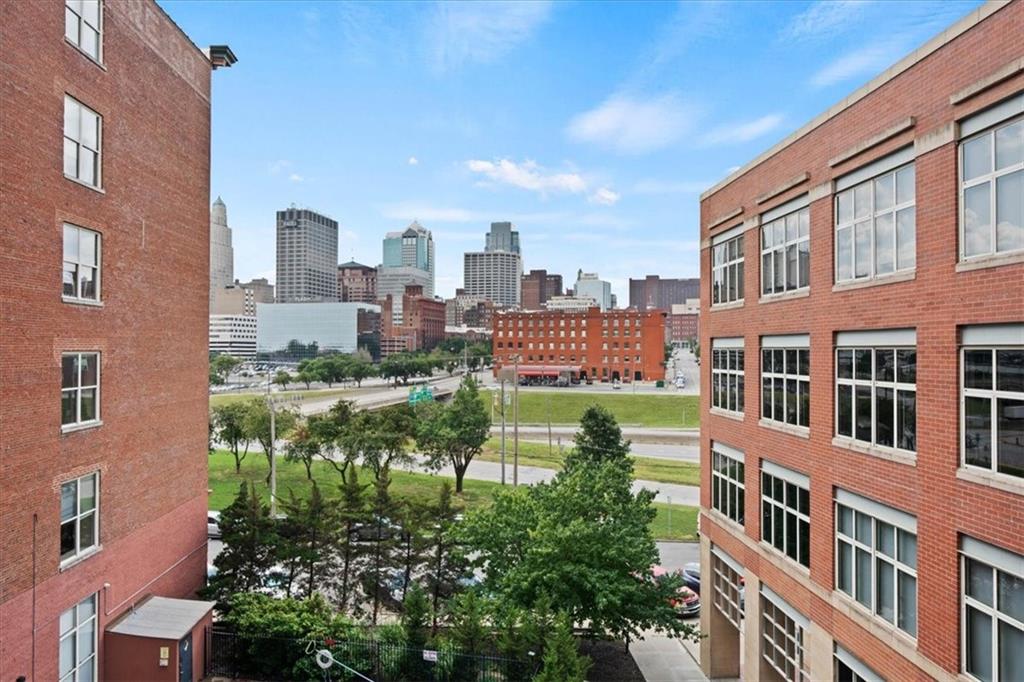210 W 5th Street 101