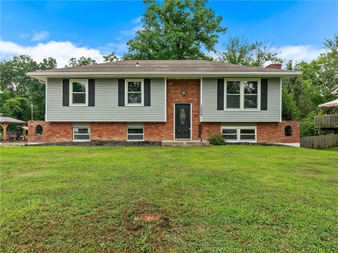 Photo of 1229 Michele Drive, Excelsior Springs, MO 64024 (MLS # 2633140)