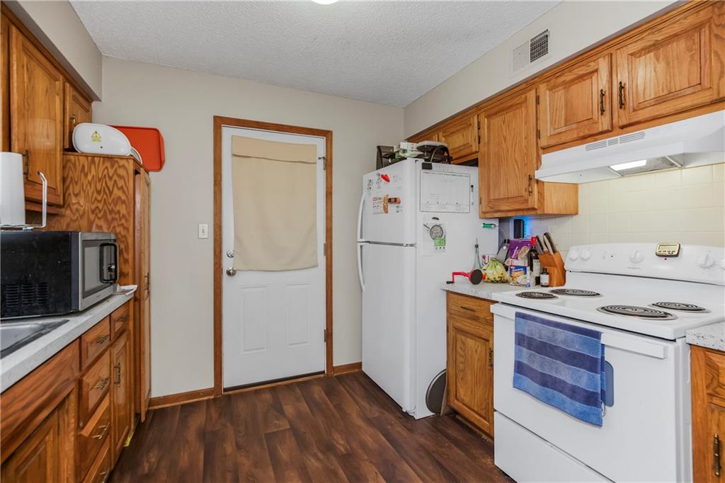 209-211 NW Monroe Street