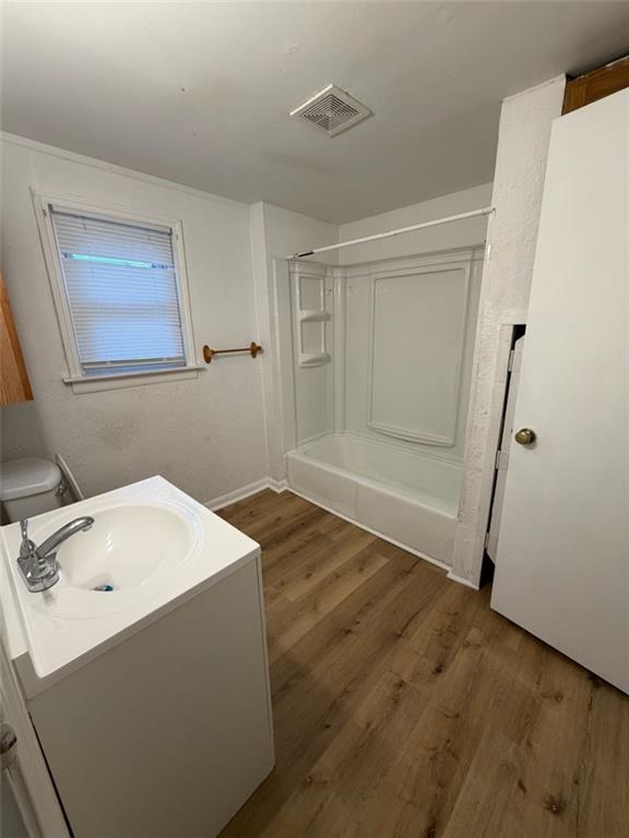 St Joseph, Missouri 64504, United States, 2 Bedrooms Bedrooms, ,1 BathroomBathrooms,Residential,Active,229575