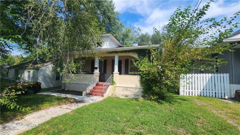 Photo of 813 N Crysler Avenue, Independence, MO 64050 (MLS # 2638907)