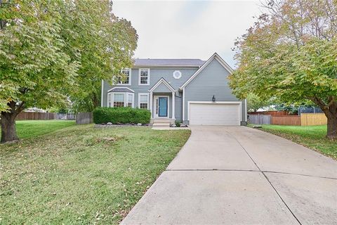 Photo of 15236 S Roth Drive, Olathe, KS 66062 (MLS # 2581219)