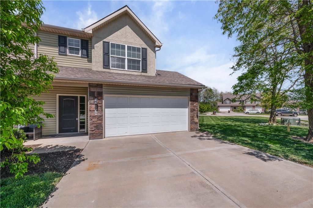 Photo of 3850 NW 94th Street, Kansas City, MO 64154 (MLS # 2619054)