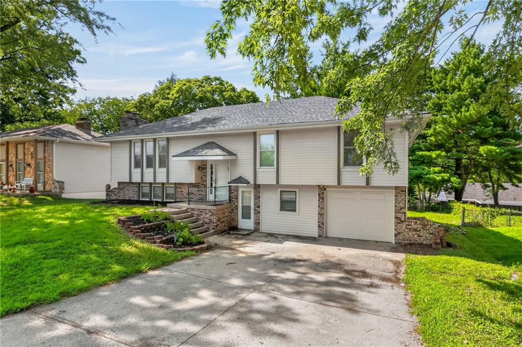 5524 NW Raintree Drive