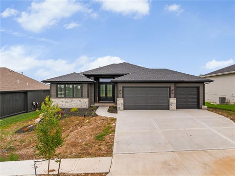 Photo of 25152 W 141st Terrace, Olathe, KS 66061 (MLS # 2609607)