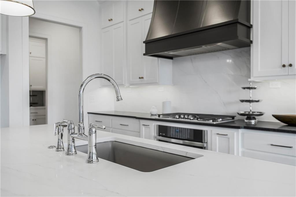 2813 W 175th Place