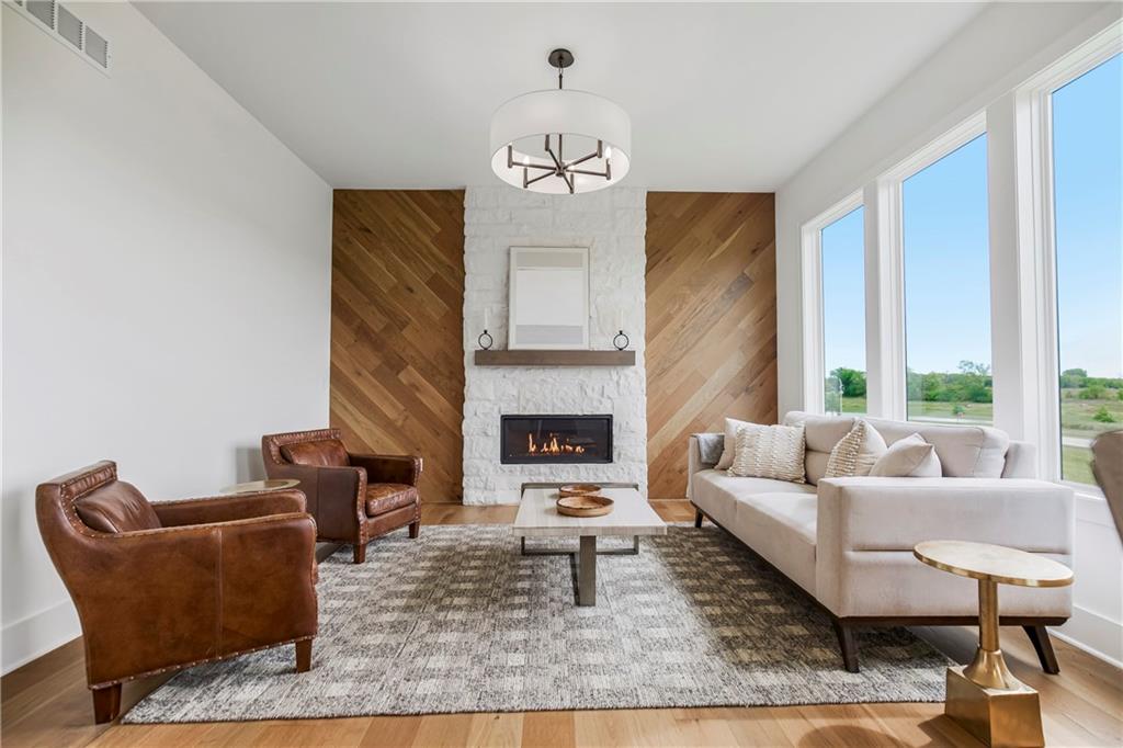2813 W 175th Place