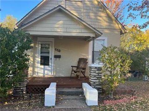 Photo of 119 W 7th Street, Ottawa, KS 66067 (MLS # 2619078)