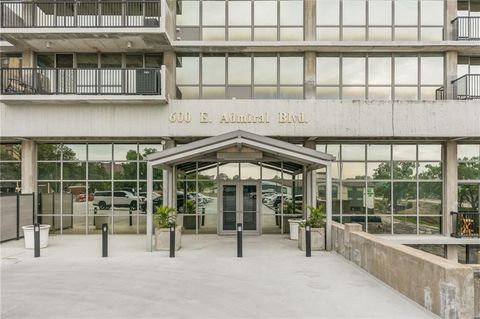 Photo of 600 Admiral Boulevard #1802, Kansas City, MO 64106 (MLS # 2619869)