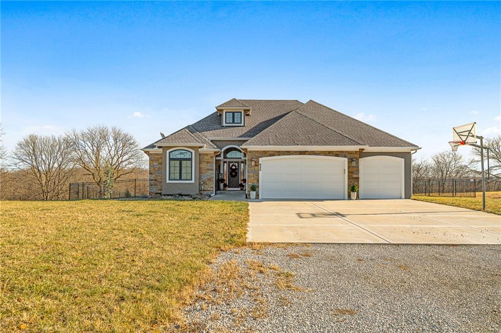 925 County Road B N/A