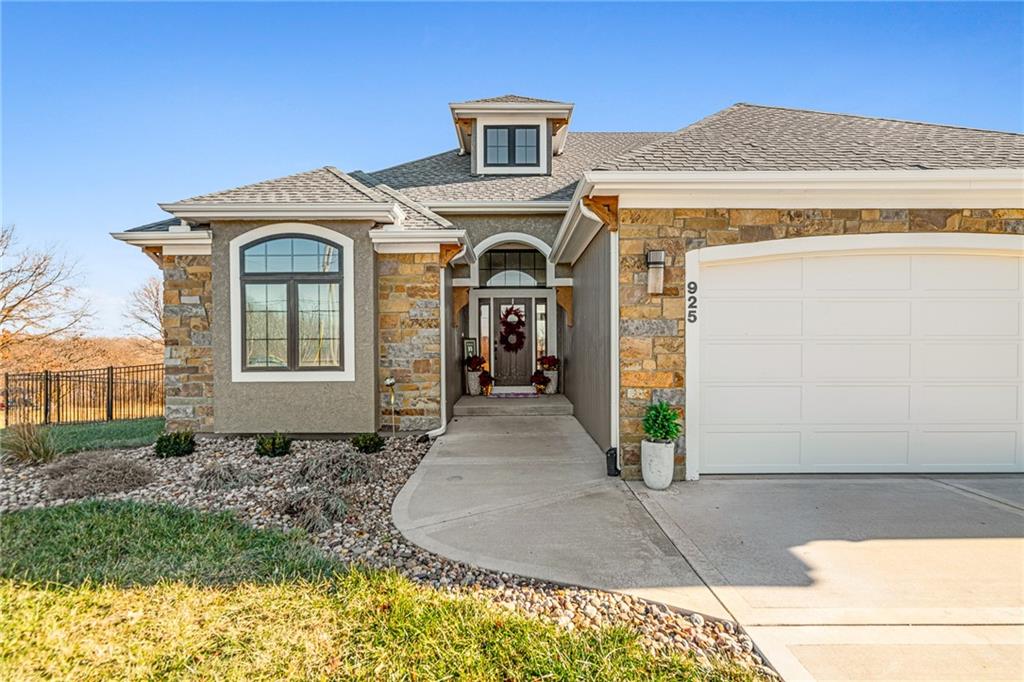 925 County Road B N/A