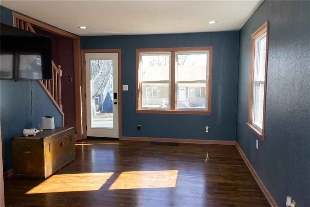 Photo of 606 Thornton Street, Liberty, MO 64068 (MLS # 2603862)