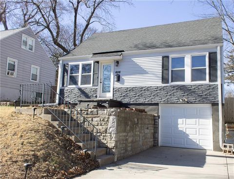 606 Thornton Street Liberty MO 64068