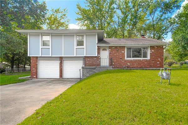 15323 S CIRCLE DR, BASEHOR, KS 66007 - Image 3c8fa564f2f3bda7416bec5309b18e8f/1913889935