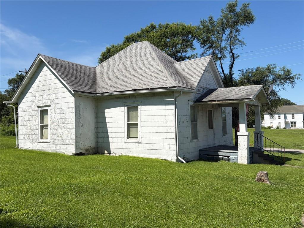 Photo of 312 W Van Buren Street, Gallatin, MO 64640 (MLS # 2627160)
