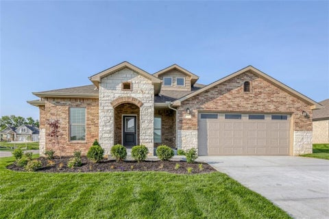 Photo of 18430 W 195th Terrace, Spring Hill, KS 66083 (MLS # 2634230)