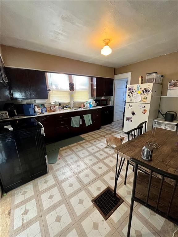 St Joseph, Missouri 64501, United States, ,Residential,Pending,208891