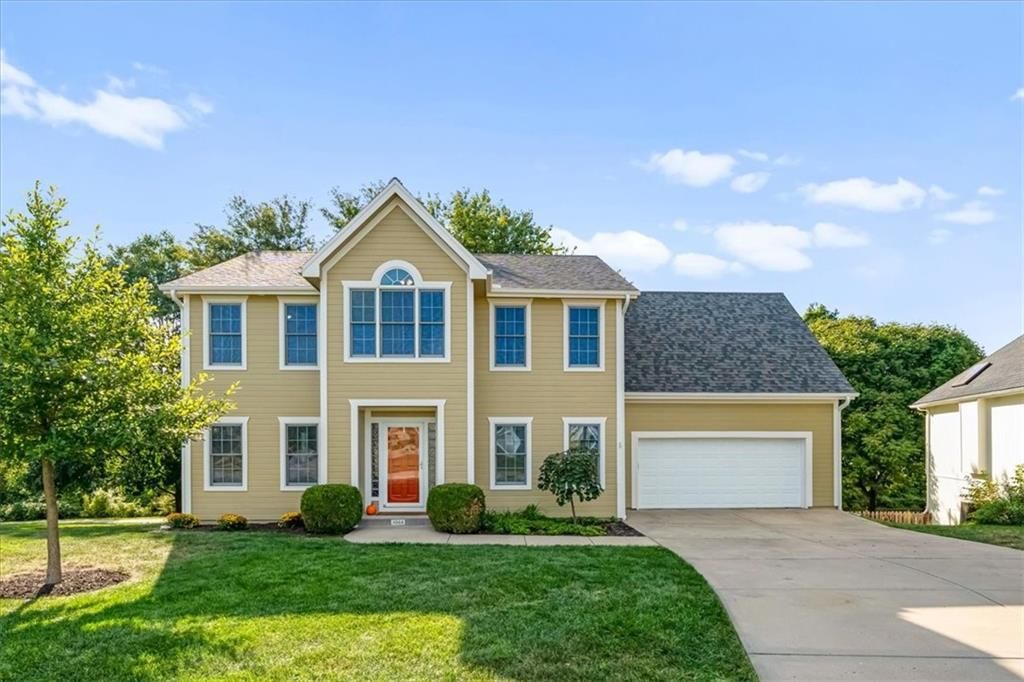 Photo of 1044 Silverleaf Lane, Liberty, MO 64068 (MLS # 2578346)
