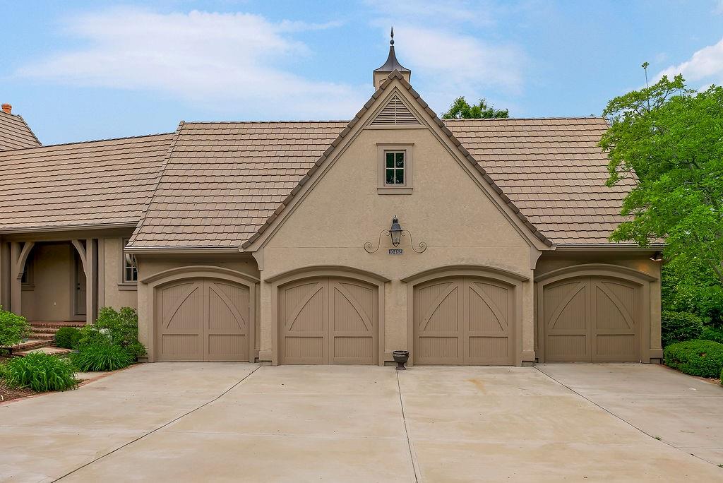 10462 S Oakcrest Lane