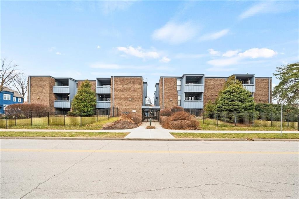 4056 Warwick Boulevard #12