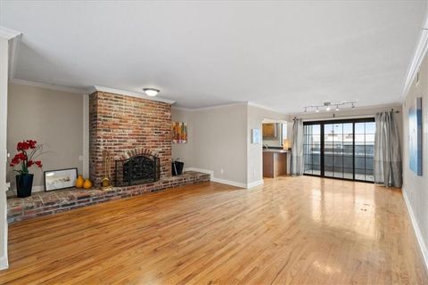 4056 Warwick Boulevard #12 Kansas City MO 64111