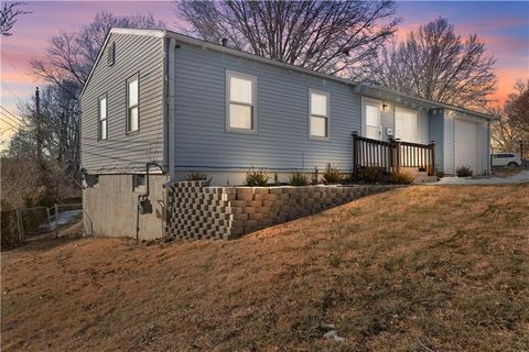 9220 McKinley Street, Kansas City, MO 64138 - MLS#: 2547399