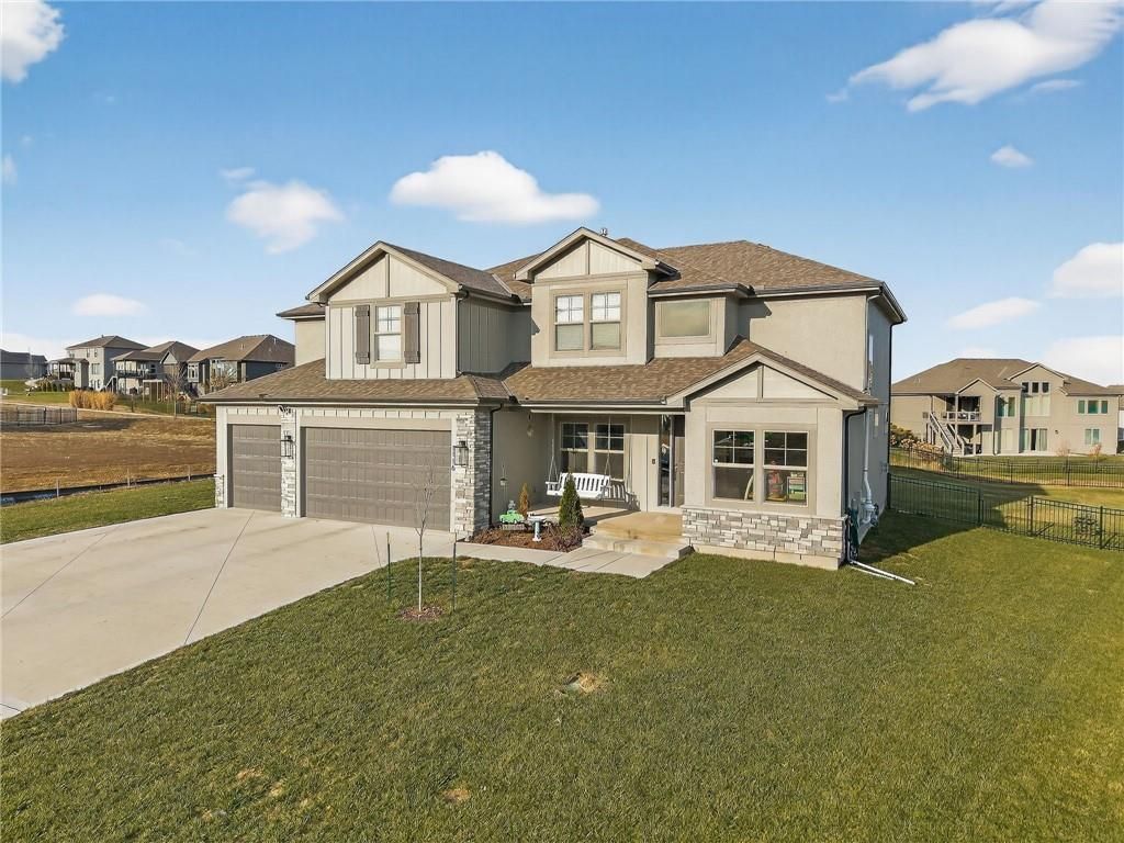 Photo of 1116 Hummingbird Court, Greenwood, MO 64034 (MLS # 2592192)