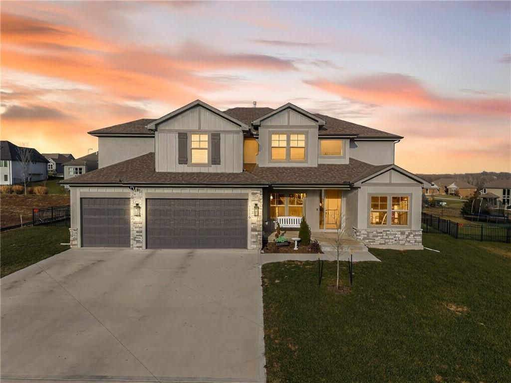 Photo of 1116 Hummingbird Court, Greenwood, MO 64034 (MLS # 2592192)