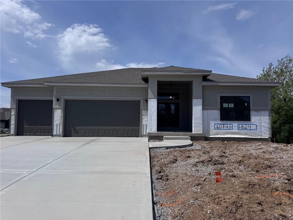 Photo of 1824 Homestead Drive, Liberty, MO 64068 (MLS # 2609730)