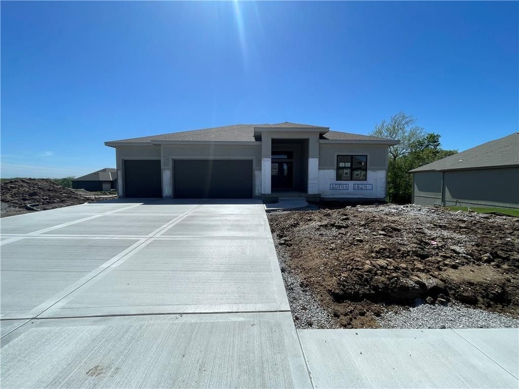 Photo of 1824 Homestead Drive, Liberty, MO 64068 (MLS # 2609730)