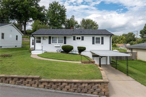 Photo of 2705 Cedar Street, St Joseph, MO 64503 (MLS # 2635076)