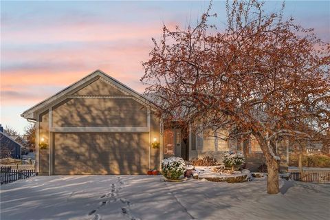 1020 NE Woodbury Lane, Lee\'s Summit, MO 64086 - MLS#: 2586694